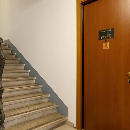 Con Parcheggio A Trieste, Neruda * ترييستي