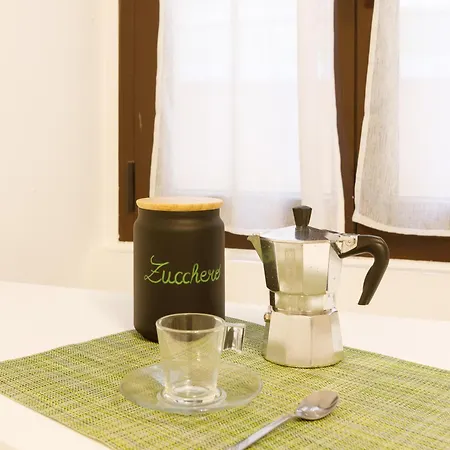 Con Parcheggio A Trieste, Neruda