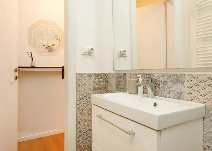 Con Parcheggio A Trieste, Neruda Daire Trieste