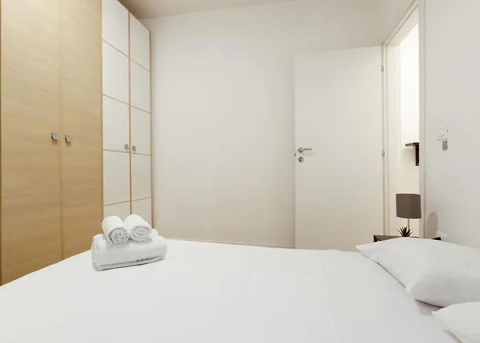 Con Parcheggio A Trieste, Neruda Daire Trieste