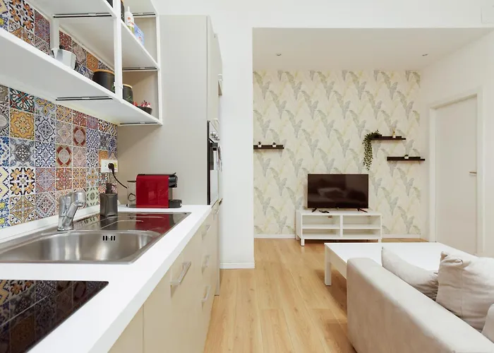 Con Parcheggio A Trieste, Neruda Daire Trieste